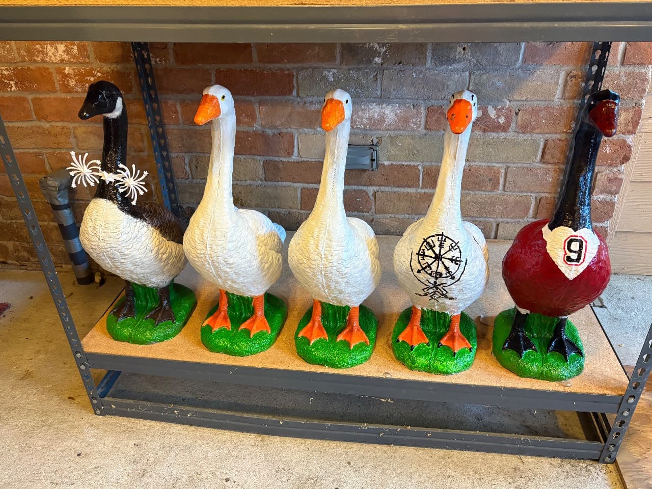 Custom goose